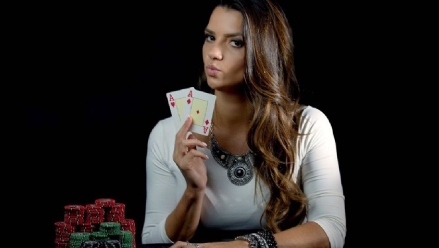 “O segredo do poker é muita concentração, disciplina e estudo”
