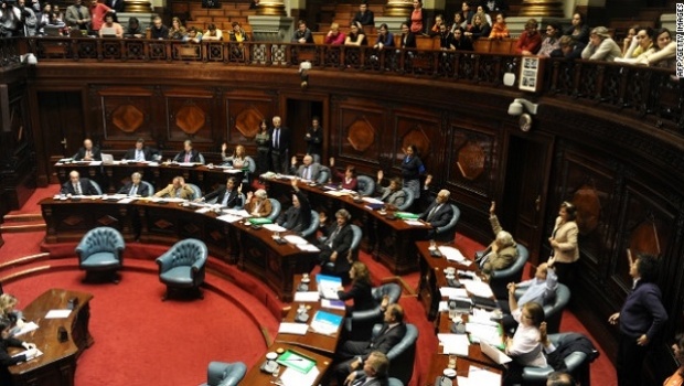 Senado do Uruguai aumenta os impostos sobre prêmios