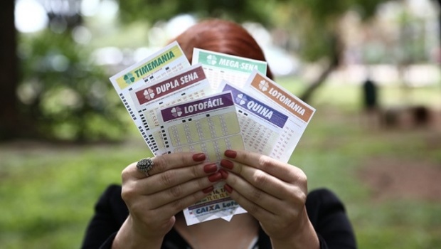 Brasileiro comprou mais de 13 billhões de bilhetes de loteria em 2017