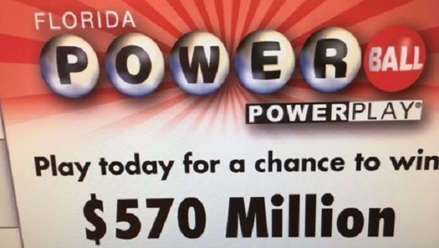 Dois apostadores ganham mais de US$ 1 bilhão no total em loterias americanas