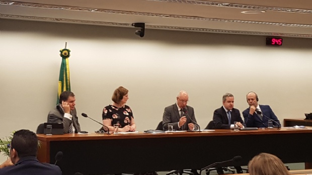 Especialistas internacionais e legisladores discutiram a legalização dos jogos no Brasil
