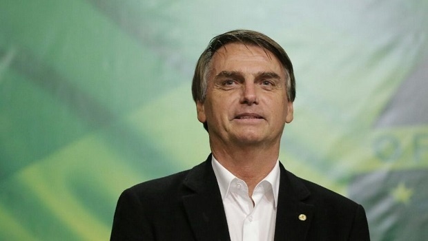 Bolsonaro acena com a liberação dos jogos no Brasil