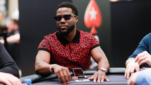 Comediante Kevin Hart perde 300 mil dólares em torneio de poker