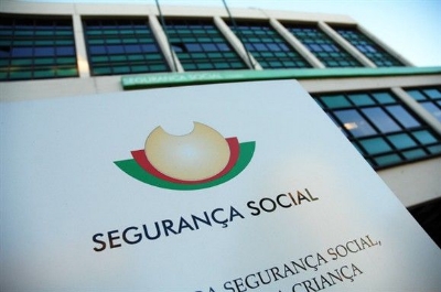 Jogos sociais e online dao 630 000€ por dia à segurança social. [Então com  este ritmo poderemos baixar a idade da reforma hein, 64 anos? :) Toca a  raspar] : r/literaciafinanceira