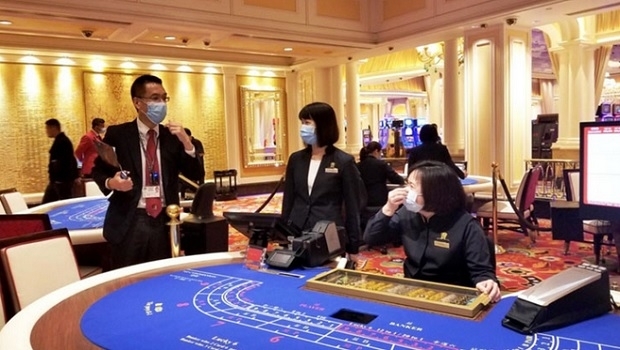 Prioridade para dealers de cassino de Macau para vacina da COVID-19