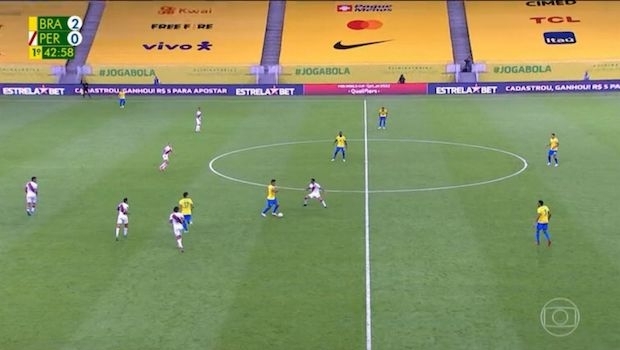 EstrelaBet advertised for the first time in football games pitch-side boards