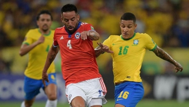 13 bookmakers sponsor pitch advertising boards in Brazil-Chile game, ratify sector boom