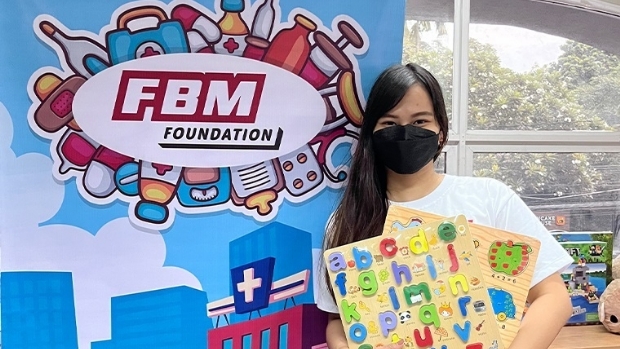 As fundações FBM e Kythe ajudam pacientes crônicos no Hospital Infantil das Filipinas