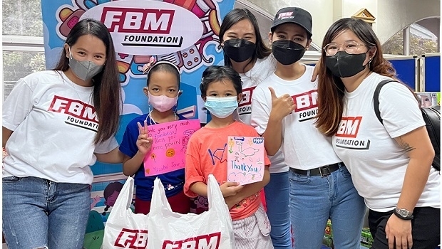 As fundações FBM e Kythe ajudam pacientes crônicos no Hospital Infantil das Filipinas