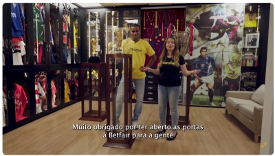 Rivaldo: 'quando quero saber quem eu fui, vou na minha sala de