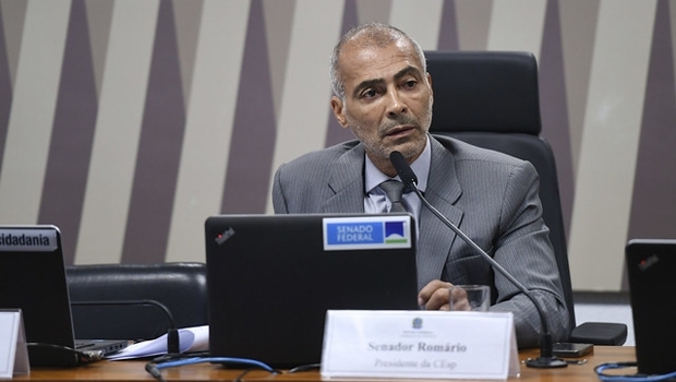 Romario asks to be the rapporteur of sports betting bill at Sports Commission