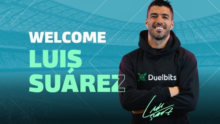 Duelbits anuncia colaboração inovadora com a lenda do futebol Luis Suárez