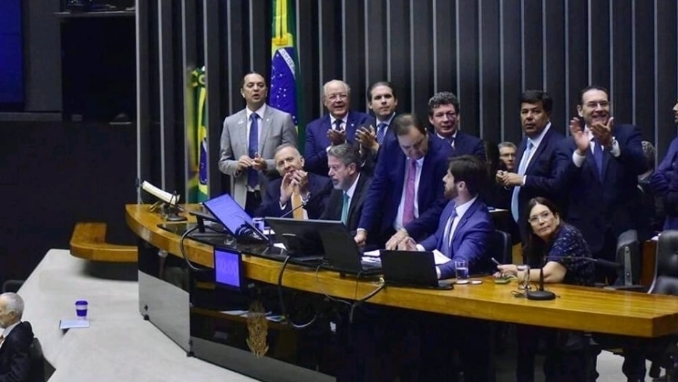 Governo quer desfazer mudanças do Senado no PL das apostas esportivas e retornar com cassino online