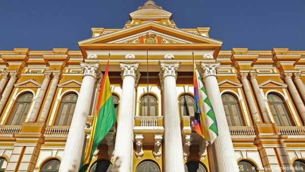 Bolivian government to look into online gambling