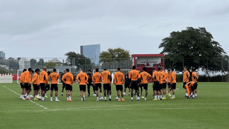 Inter faz palestra sobre apostas esportivas e alerta jogadores