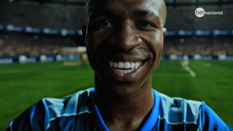 Betnacional segue profetizando com Vini Jr. em nova campanha publicitária para o futebol da Globo