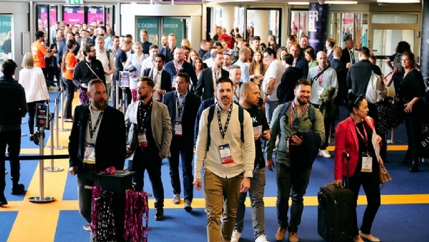 Record-breaking iGB L!VE opens in Amsterdam