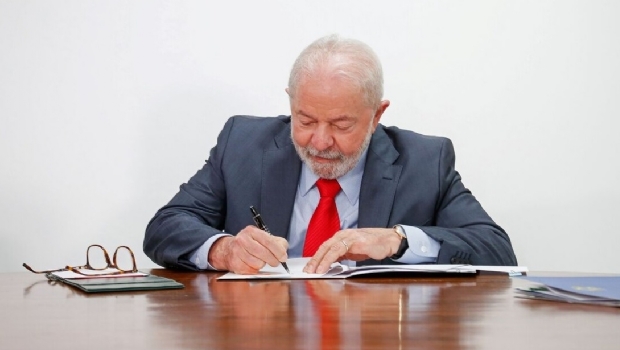 Lula signs provisional measure that regulates sports betting in Brazil with 18% taxation on GGR