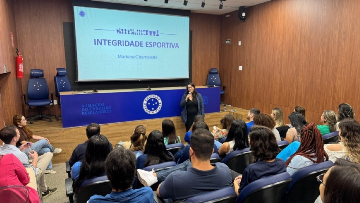 Raposas do Cruzeiro recebem palestra sobre integridade no futebol e apostas esportivas