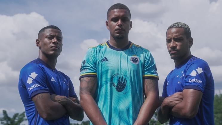 Betfair cedeu espaço nobre na camisa do Cruzeiro em prol da luta contra discriminação no futebol