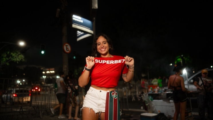 Superbet ativa patrocínio em estreia com o Fluminense