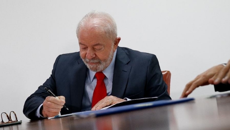 Lula assina decreto que cria a Secretaria Nacional de Apostas Esportivas do Ministério do Esporte